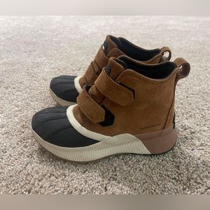 Sorel waterproof boots boys